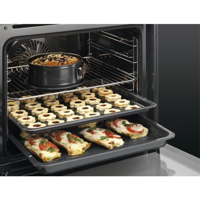 AEG BPX535A61B 
Multifunction oven with pyrolytic cleaning and AirFry function, 9 functions, retract