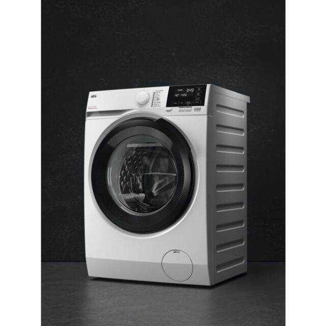 AEG LFR71864B 
Washing machine. 7000 Series, ProSteam, 8kg wash capacity, 1600rpm. MixLoad 69 Min, W