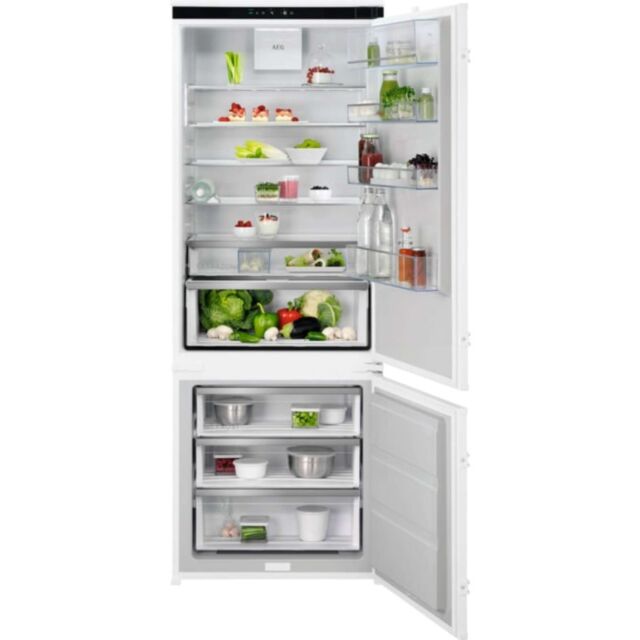 AEG NSC7G752ES
Integrated MaxiSpace. Frost Free Fridge Freezer. Cooling360, GreenZone, DynamicAir,