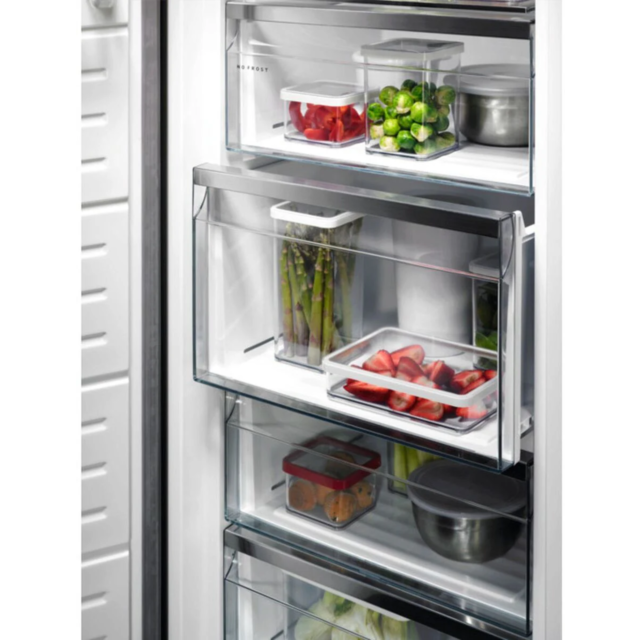 AEG OAG7M281EB 
Cabinet Freezer, 700, MultiFlow, NoFrost, Black, E Energy
