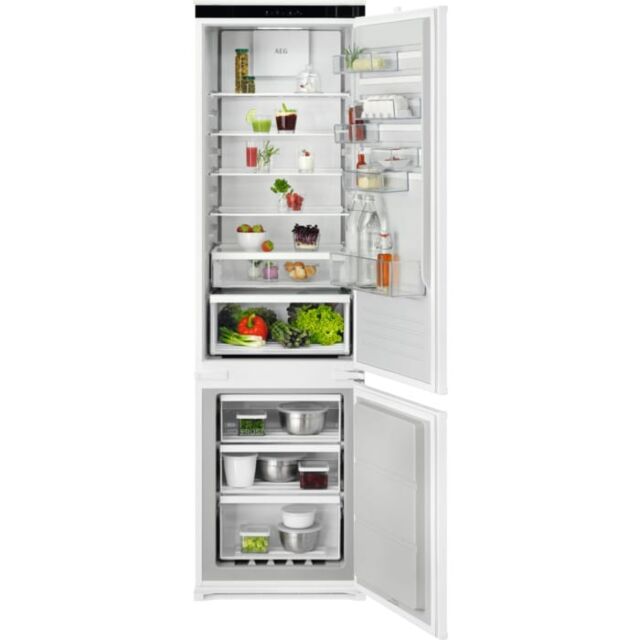 AEG OSC6M191ES
Extra Tall Integrated Frost-Free Fridge Freezer with electronic controls, E Energy,