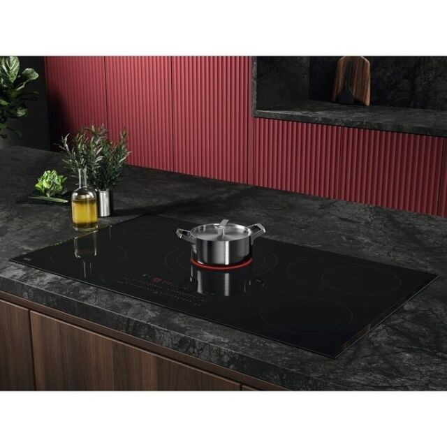AEG TP95RA07FB 
90cm Ceramic Hob, 5 Cooking Zones including 1 Triple + 1 Dual extendable Hilight zon