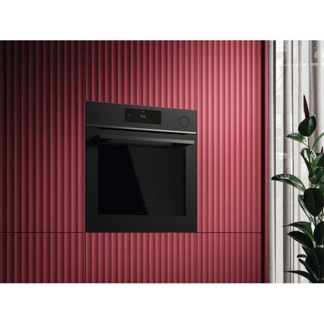 AEG TR7PB731ST 
Connected SteamCrisp Quarter Steam + Pyrolytic oven with CookSmart Touch controls, w