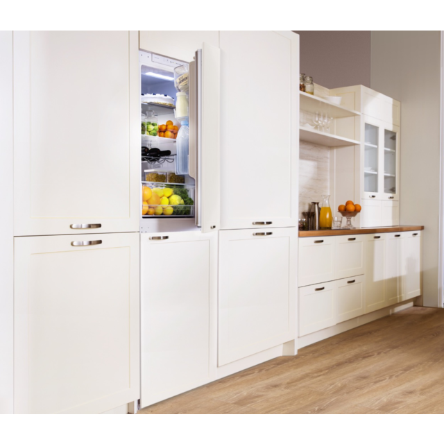 Hisense RIB291F4AWF 54cm 50/50 Integrated Frost Free Fridge Freezer