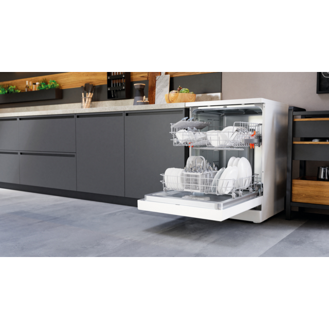 Hotpoint H2FHL626UK Full Size Dishwasher