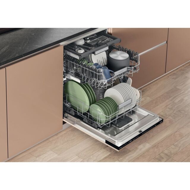 Hotpoint H7IHP42L H7I HP42 L UK Built in 15 Place Settings Dishwasher