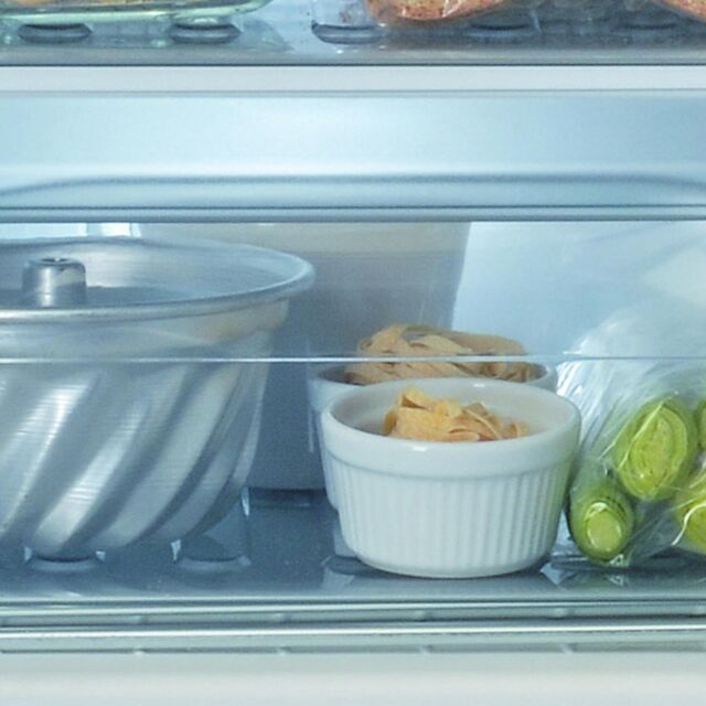 Hotpoint HBUFZ011 integrated upright freezer