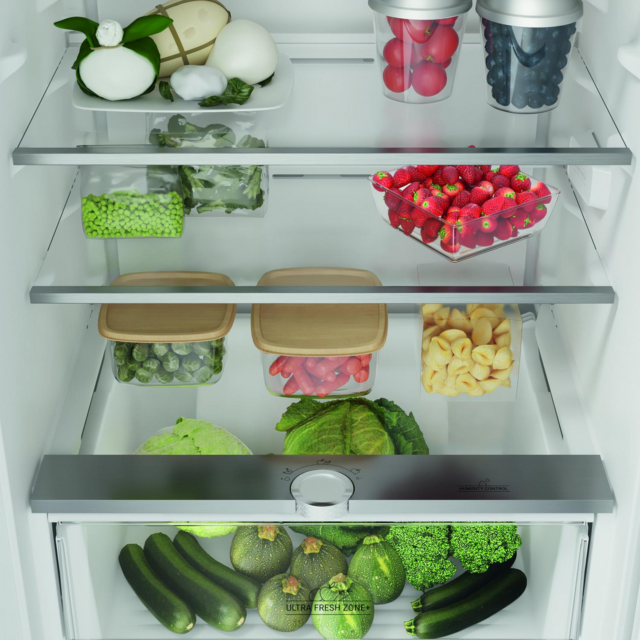 Hotpoint HTC18T112UK 54cm 70/30 Auto Defrost Fridge Freezer