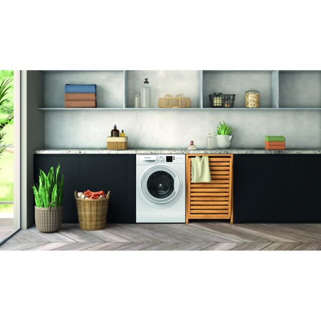 Hotpoint NSWF7469WUK freestanding front loading washing machine