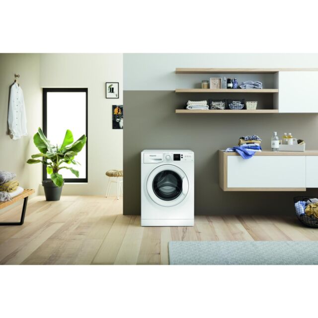 Hotpoint NSWF846WUK freestanding front loading washing machine