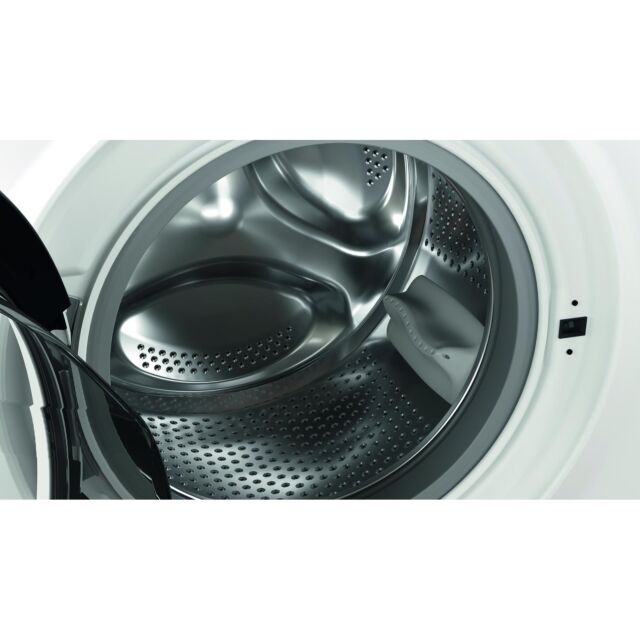 Hotpoint NSWF846WUK freestanding front loading washing machine