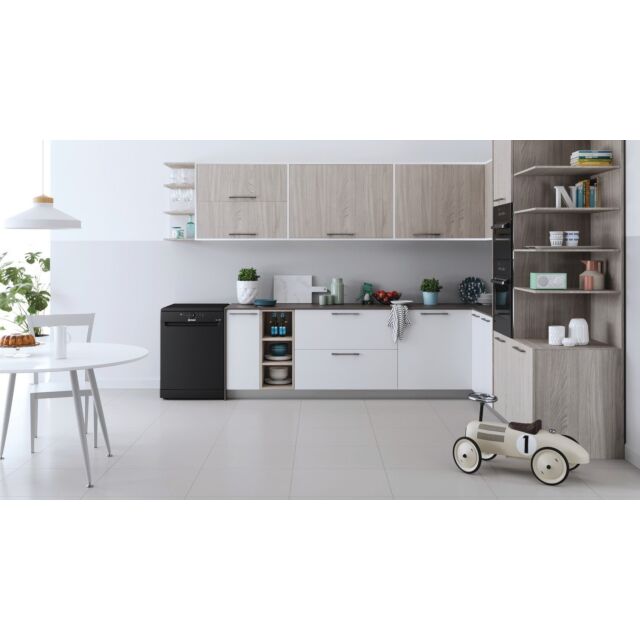 Indesit D2FHK26B Dishwasher: full size, black colour - D2F HK26 B UK