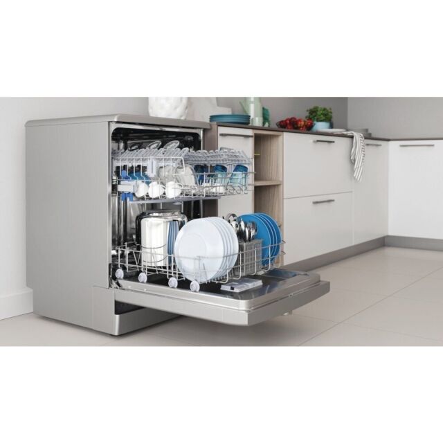 Indesit D2FHK26S Dishwasher: full size, silver colour - D2F HK26 S UK