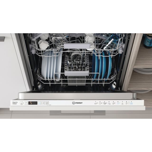 Indesit D2IHD526 Integrated dishwasher: full size, white colour - D2I HD526 UK
