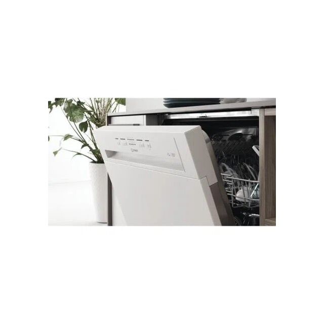 Indesit DBE2B19UK Semi-Integrated Full-Size Dishwasher