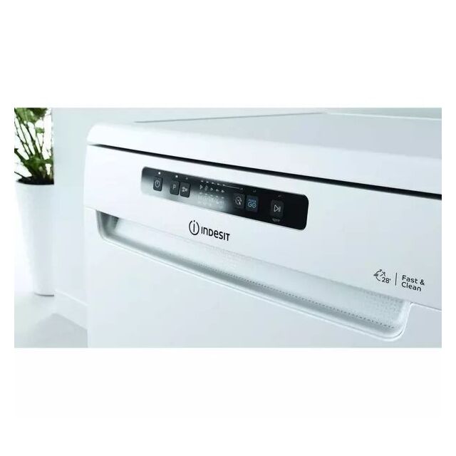 Indesit DFC2C24UK Dishwasher: full size, white colour - DFC 2C24 UK