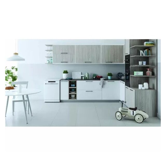 Indesit DFC2C24UK Dishwasher: full size, white colour - DFC 2C24 UK
