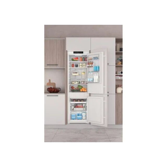Indesit INC18T311 BI Fridge Freezer