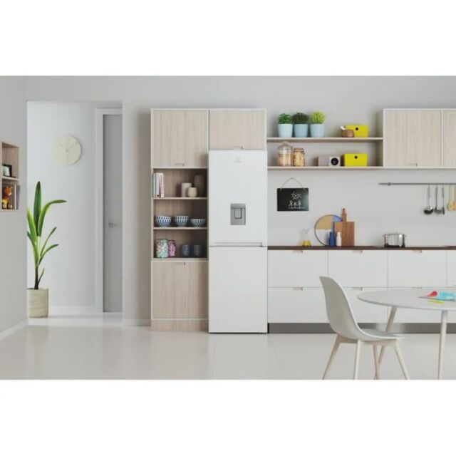 Indesit INFC850TI1SAQUA1 Freestanding fridge freezer: frost free - INFC8 50TI1 S AQUA 1