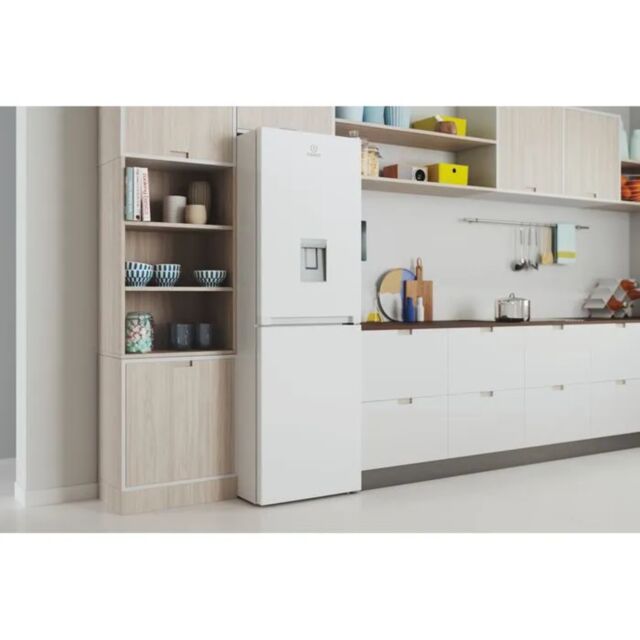 Indesit INFC850TI1SAQUA1 Freestanding fridge freezer: frost free - INFC8 50TI1 S AQUA 1
