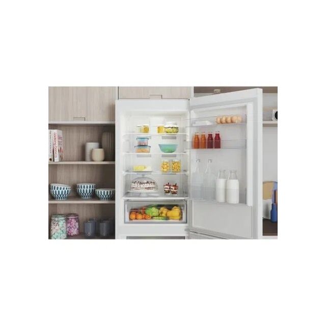 Indesit INFC850TI1W1 Fridge Freezer