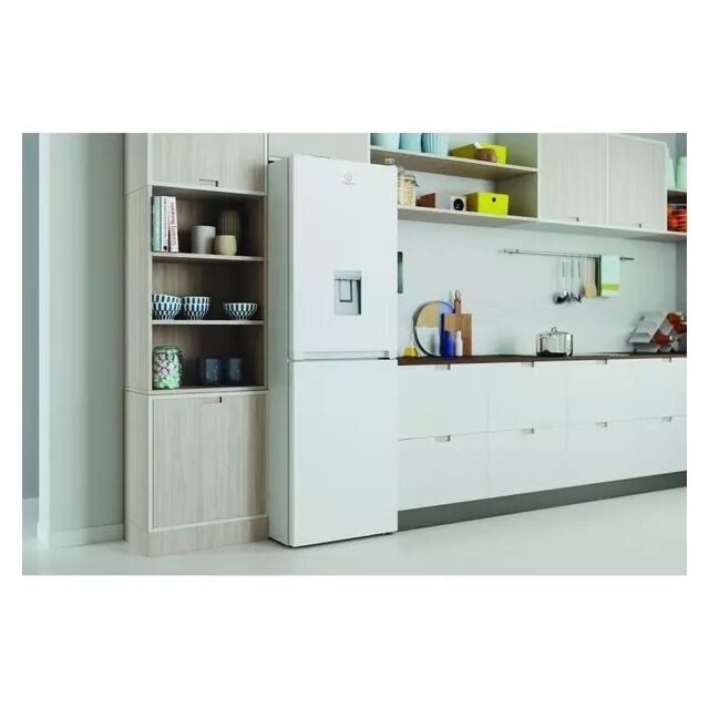 Indesit INFC850TI1WAQUA1 Freestanding fridge freezer: frost free - INFC8 50TI1 W AQUA 1