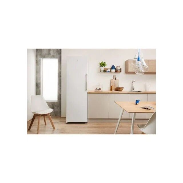 Indesit UI8F1CW1 Frost Free Upright Freezer