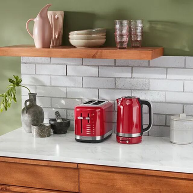 Kitchenaid 5KEK1565BER Design Kettle - Empire Red 