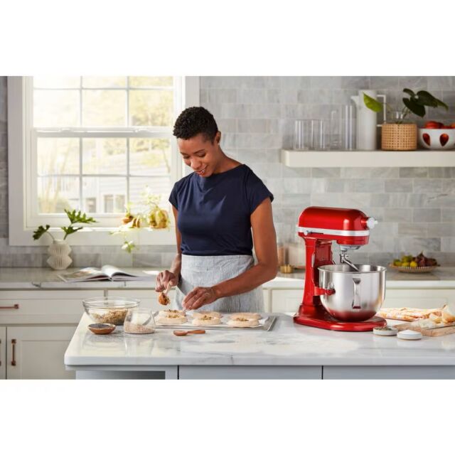 Kitchenaid 5KSM70SHXBCA 6.6L Bowl-Lift Stand Mixer - Candy Apple