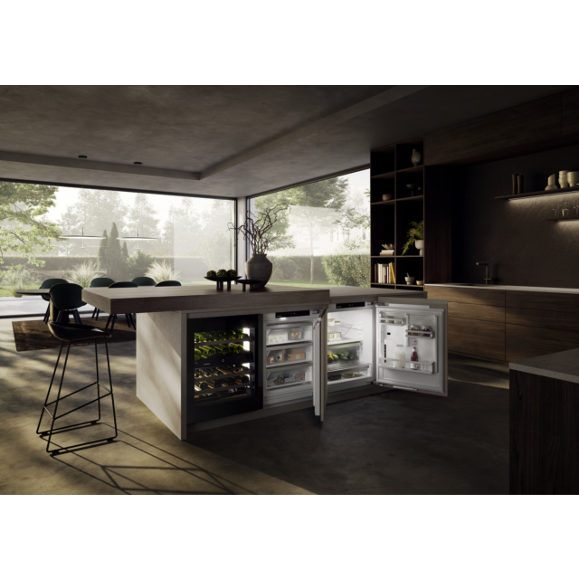 Liebherr UWGB3631 Black Integrated Wine Cooler