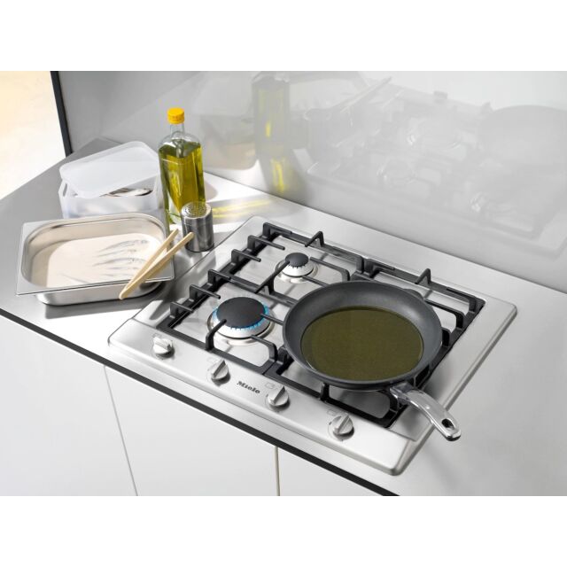 Miele KM 2010 650mm wide, 4 zone gas hob