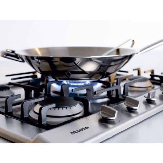 Miele KM 2032 750mm wide, 5 zone gas hob with mono wok
