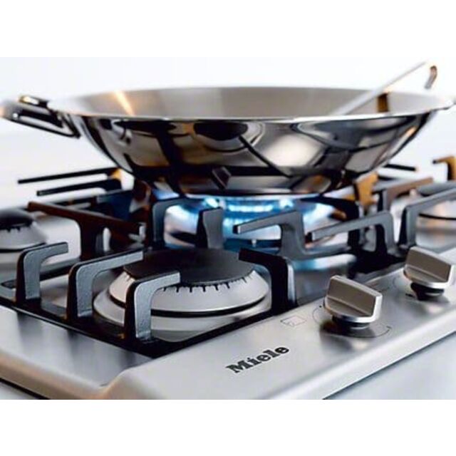 Miele KM2354-1 888mm wide, 5 zone gas hob with dual wok