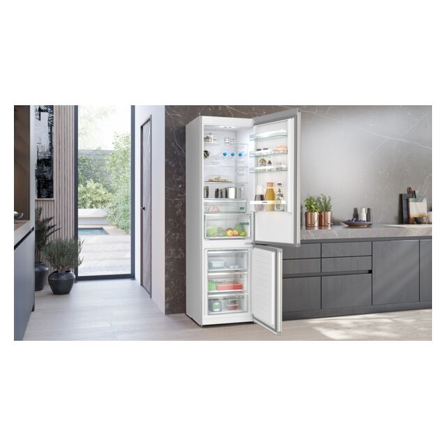 Siemens KG39NXIBF Freestanding Fridge Freezer